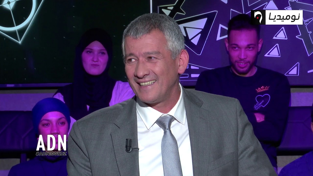 شاهد.. وسيلة تحرج رئيس بلدية الجزائر الوسطى.. وتجبره على الغناء والأخير يبهر بحنجرته الذهبية