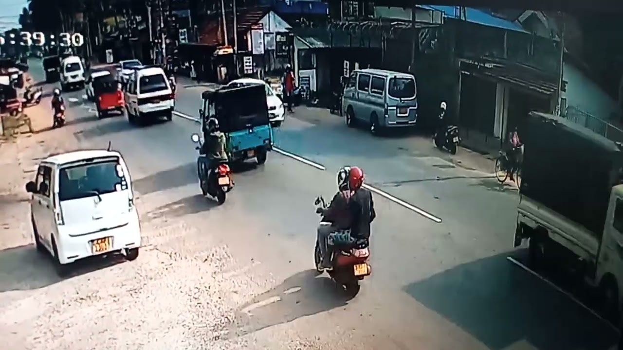 Helmet thief on Action, near Katuneriya Filling Station.