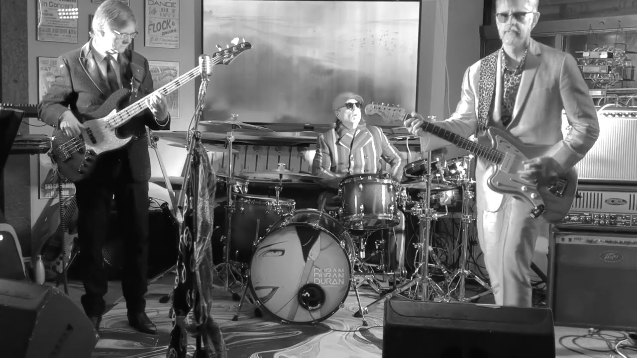 Surf Monster Goes Deep at Pagan Idol SF