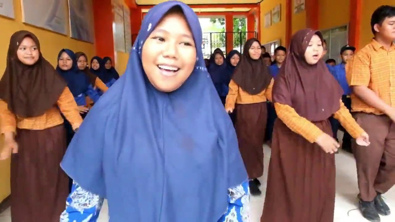 GERAKAN BELAJAR DI LUAR KELAS SMP NEGERI 2 PAREPARE