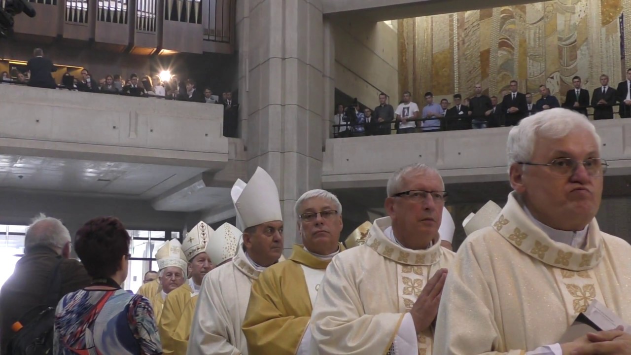 Gaude Mater Polonia - chór ASM I i II st. im. kard. Macharskiego