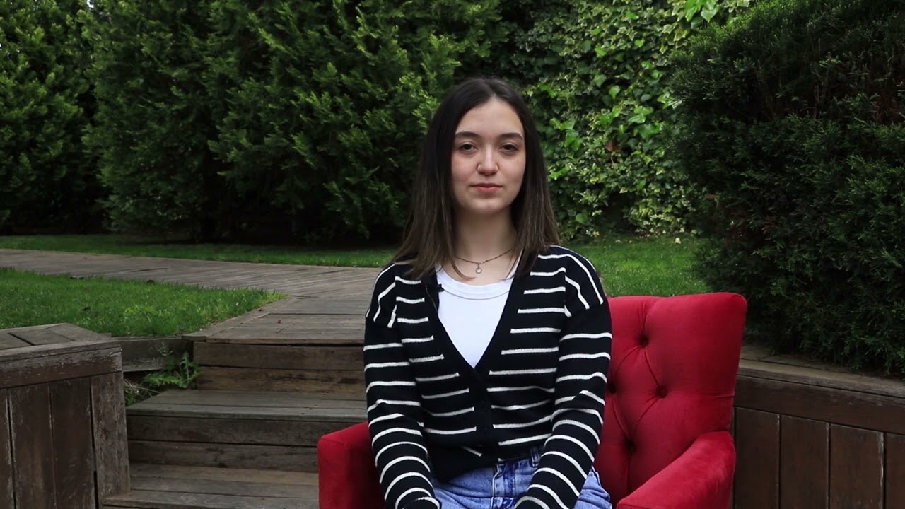 Öğrencilerimizden: Sude Akın (Sivil Havacılık Kabin Hizmetleri)