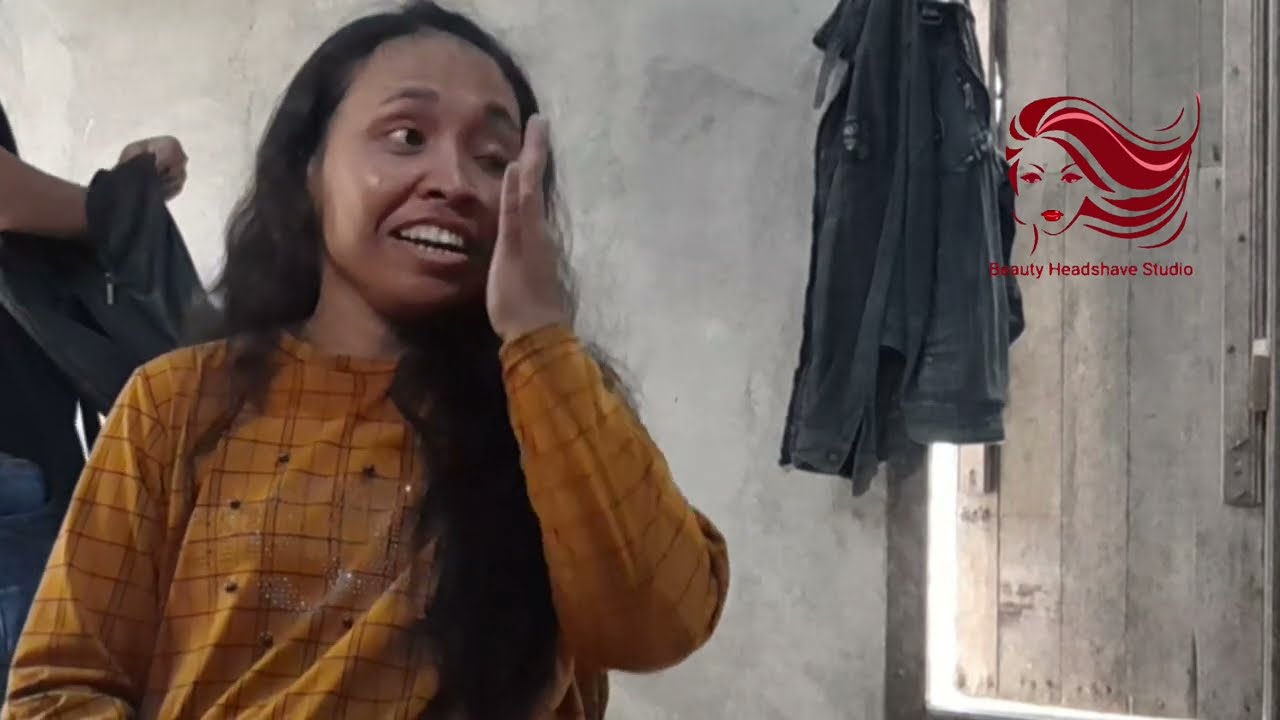 Ibu-ibu dibotakin di rumah woman headshave in home Keysha Amanda neighbors tetangga