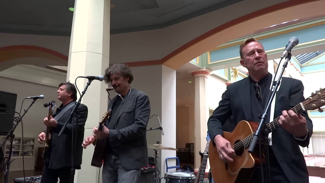 I'm Alive - The Hooters - April 30,2013