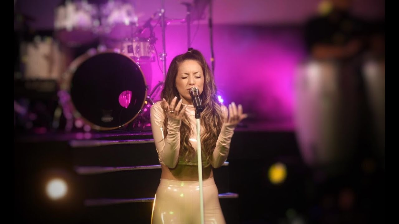 Magui Olave - Pink Streaming
