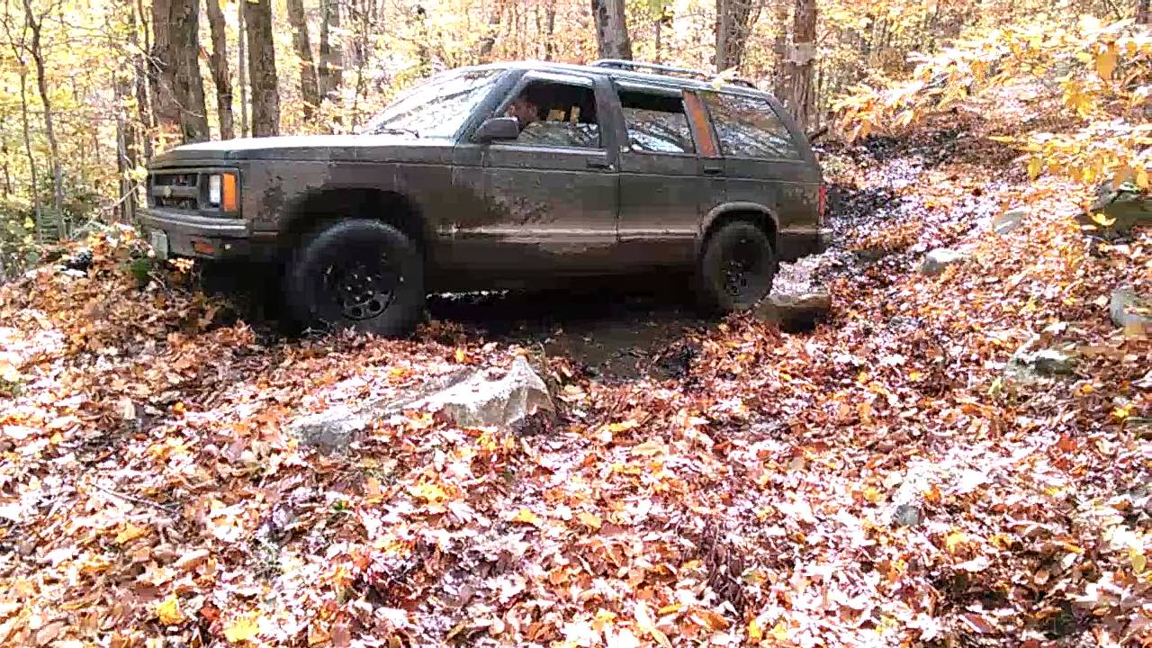 BLAZER STUCK ON FRAME 4WHEELING