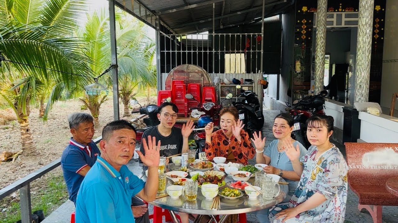 Rước Ông Bà Năm Nay Có An Nhà Mình Càng Thêm Rộng Rả-LGDT 