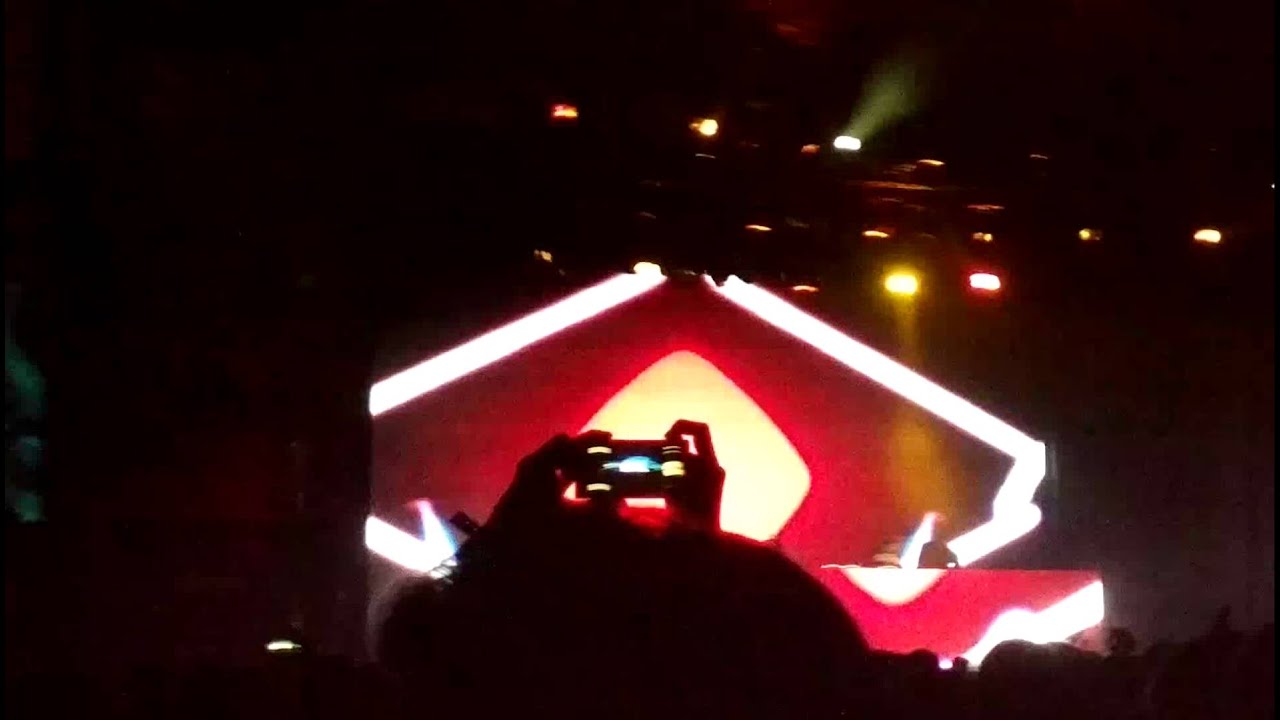 David Guetta (Live in Jakarta - 14 October 2012) Pureview HD & Rich Stereo Quality