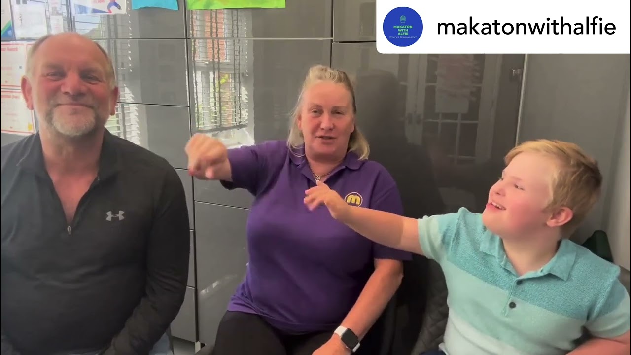 Makaton for ‘BEARD’ 🧔🏼‍♂️