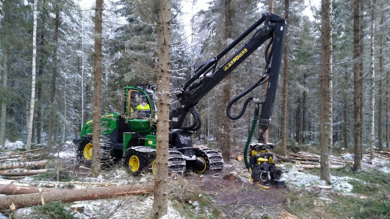 liveä uudesta viikonalusta #herra_hirvi #h212 #johndeereforestry #1070e