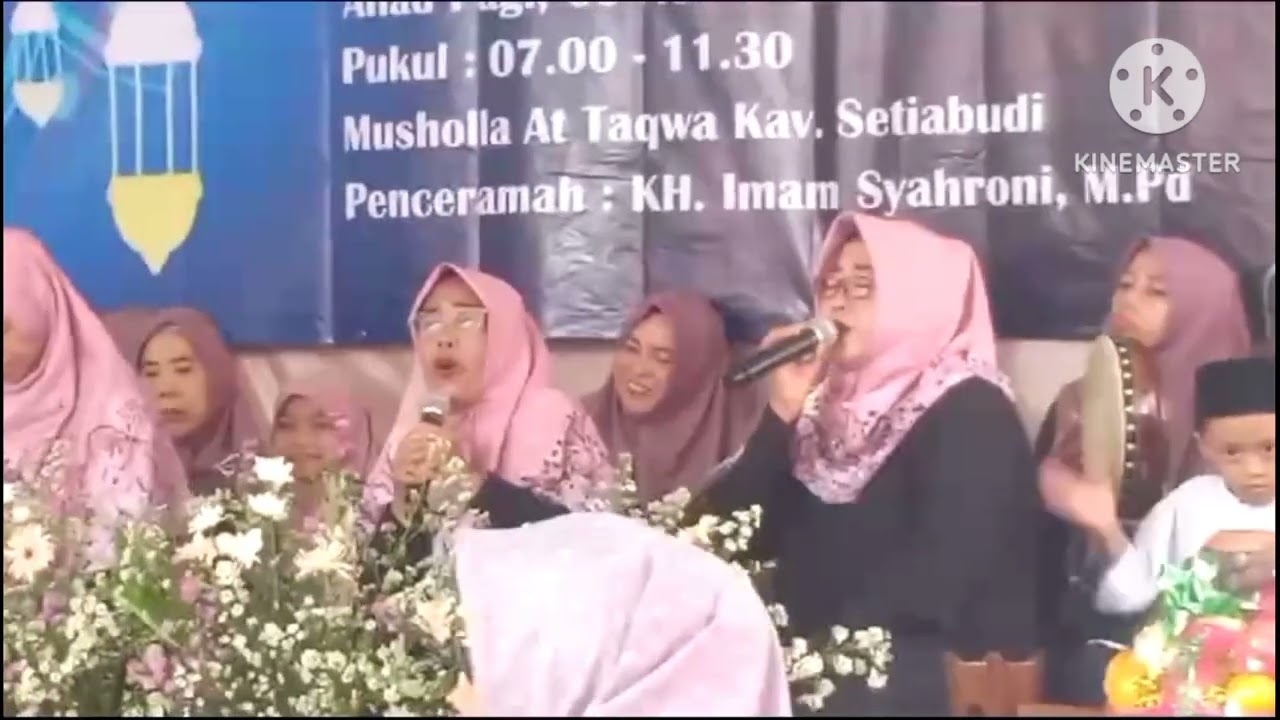 Penampilan Sholawat Team Hadroh ibu-ibu MT. Nurul Qouli, Acara maulid Nabi Muhammad SAW 1445 H.