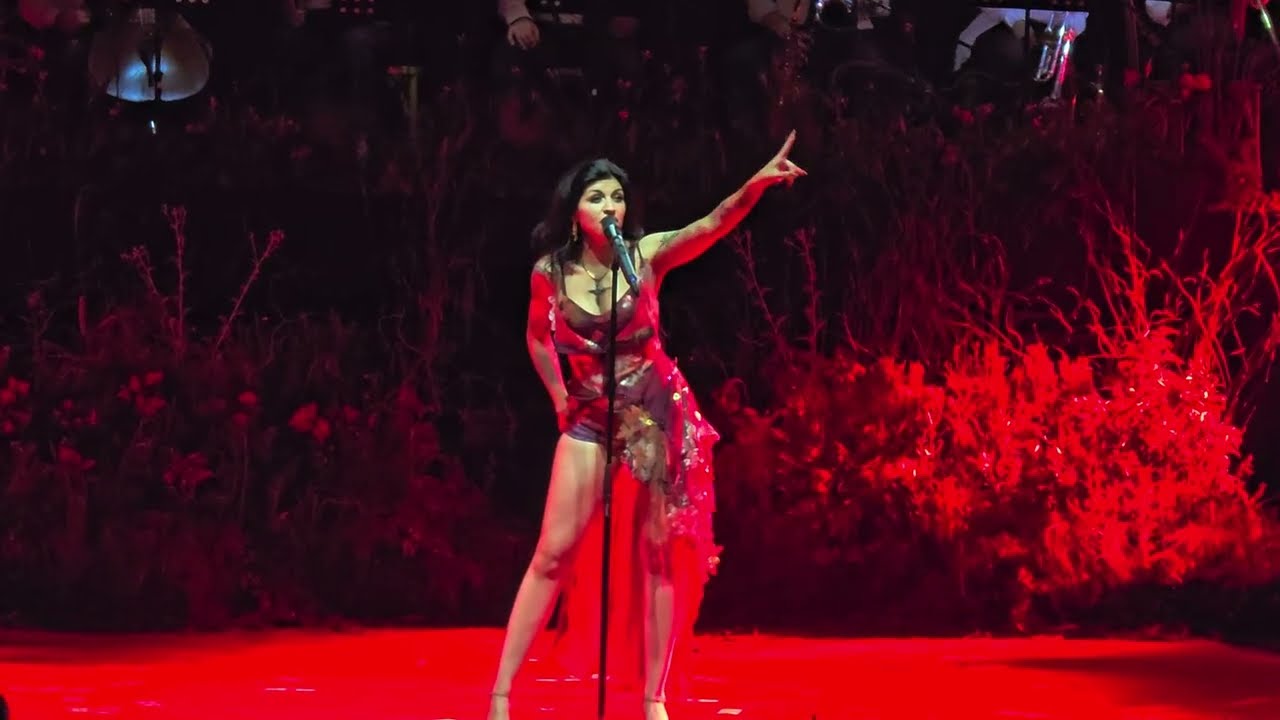 Peli-Culeo - Cazzu (Live - Teatro de Verano 2025)
