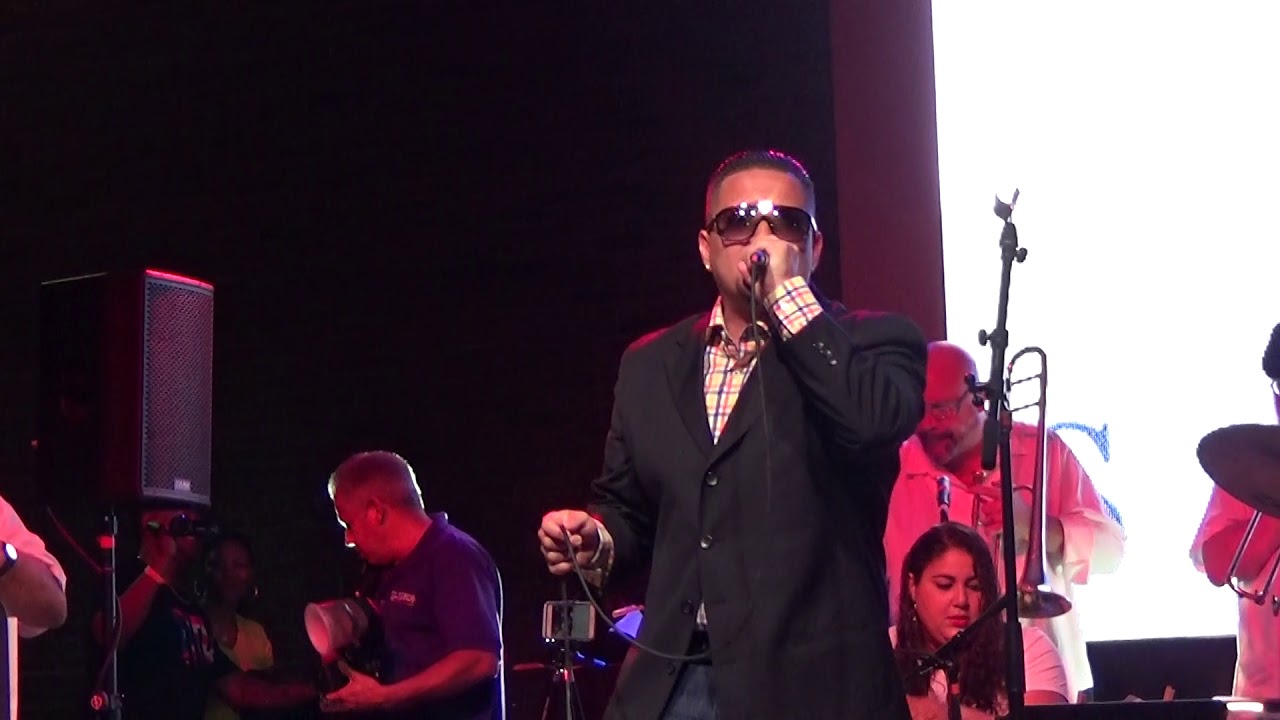 FRANKIE RUIZ JR. - DESNUDATE MUJER