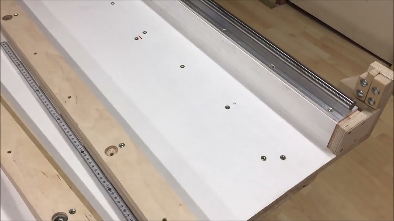 Höhe und Position der Aufspannplatte per Leisten an CNC14 einstellen