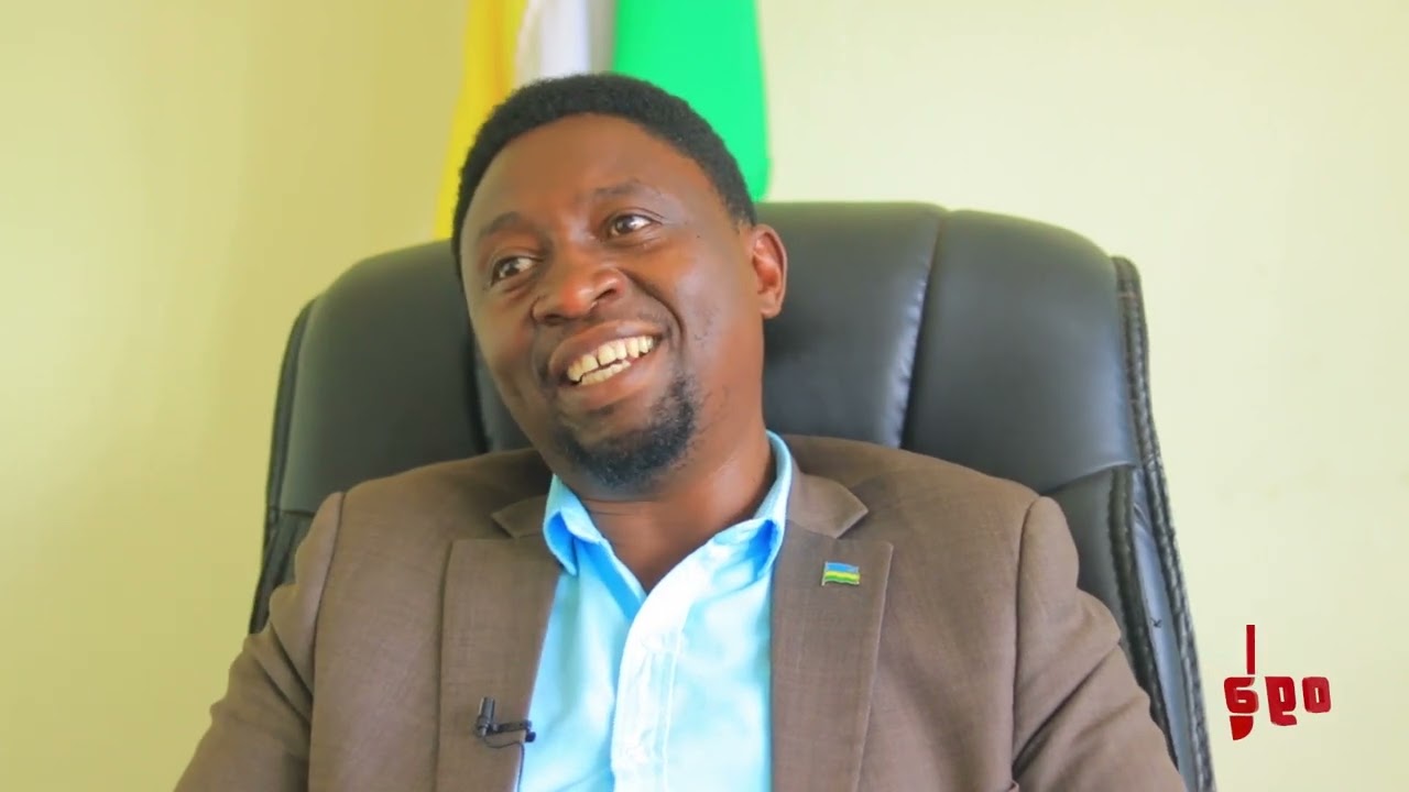 Hon.Frank Habineza wa green party 2024 azahatana na H.E Paul  Kagame//burya akunda Element cyane