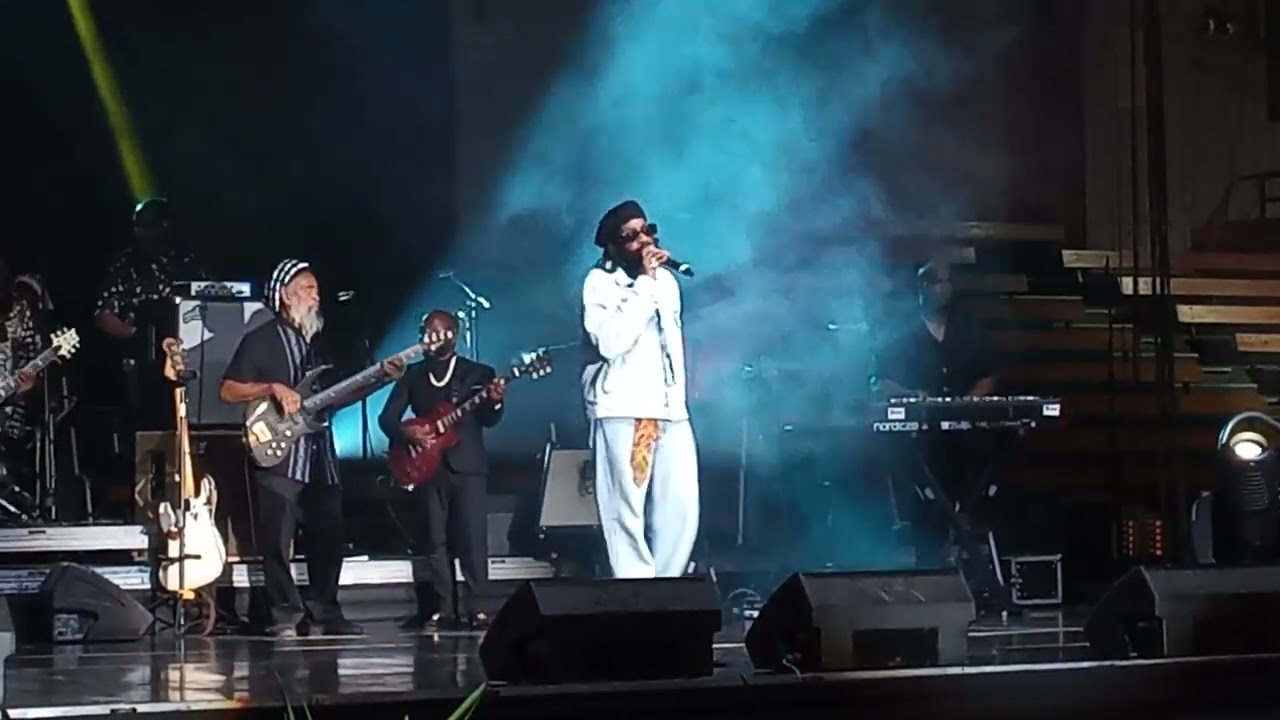#SING SING Tarrus Riley bring the Vibes in Jimmy Cliff funeral with performance 