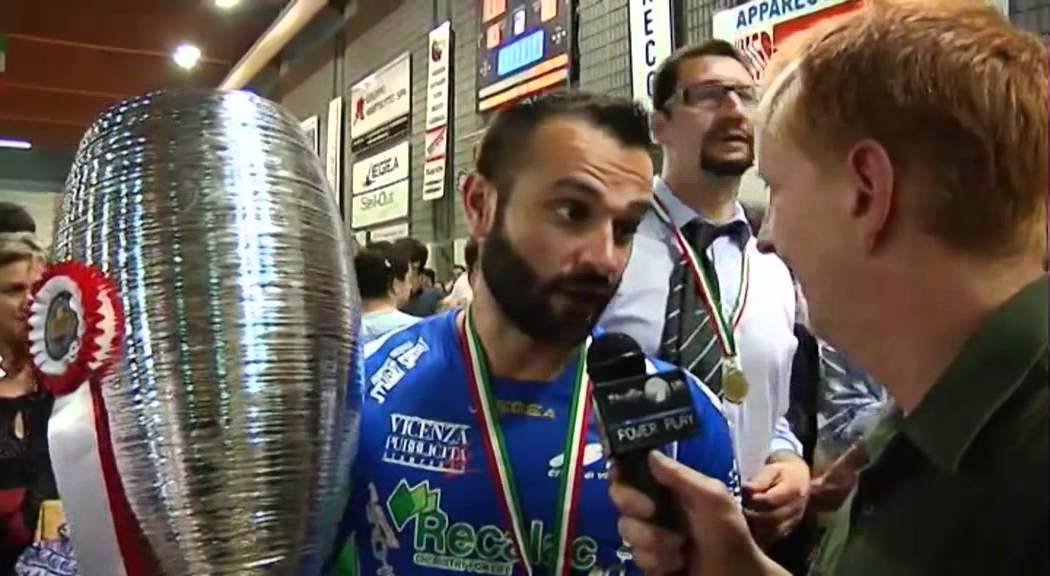 Interviste a Caldo dopo gara 4 Valdagno Viareggio Valdagno campione d' italia 2011/12