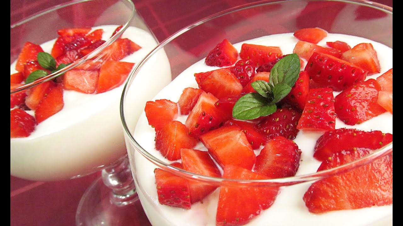 Mousse de Yogur con Fresas
