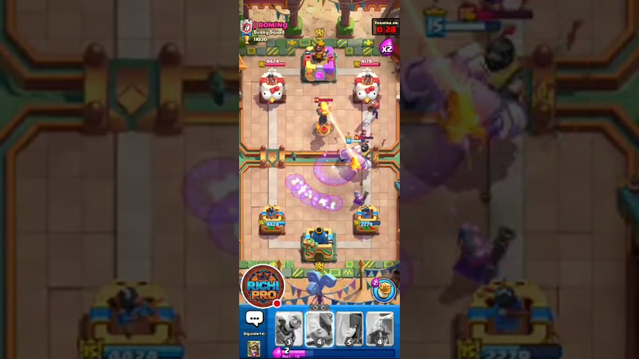 Jugando a Chash Royale y atacando en guerra. De camino a los 11500 trofeos