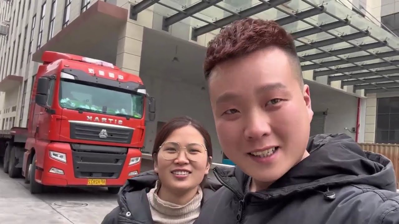 老三夫妇金东装货去台州，装货点数盖篷布把三嫂累坏了，太不容易，义乌趴窝6天要运费最终也是徒劳#卡车司机 #货车司机的心酸 #货车司机 #抖音记录卡车生活