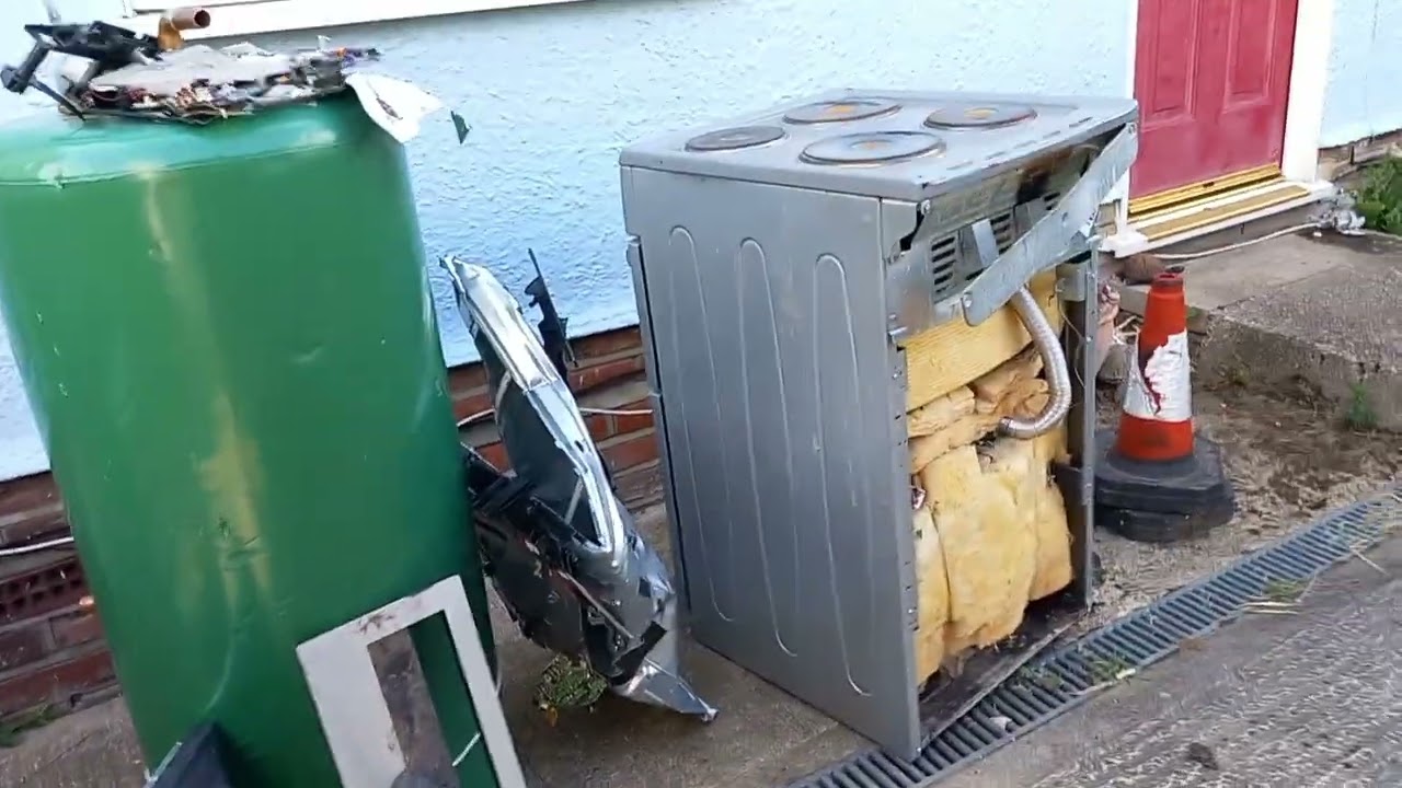 FILLING THE VAN WITH SCRAP / BIN DIVING