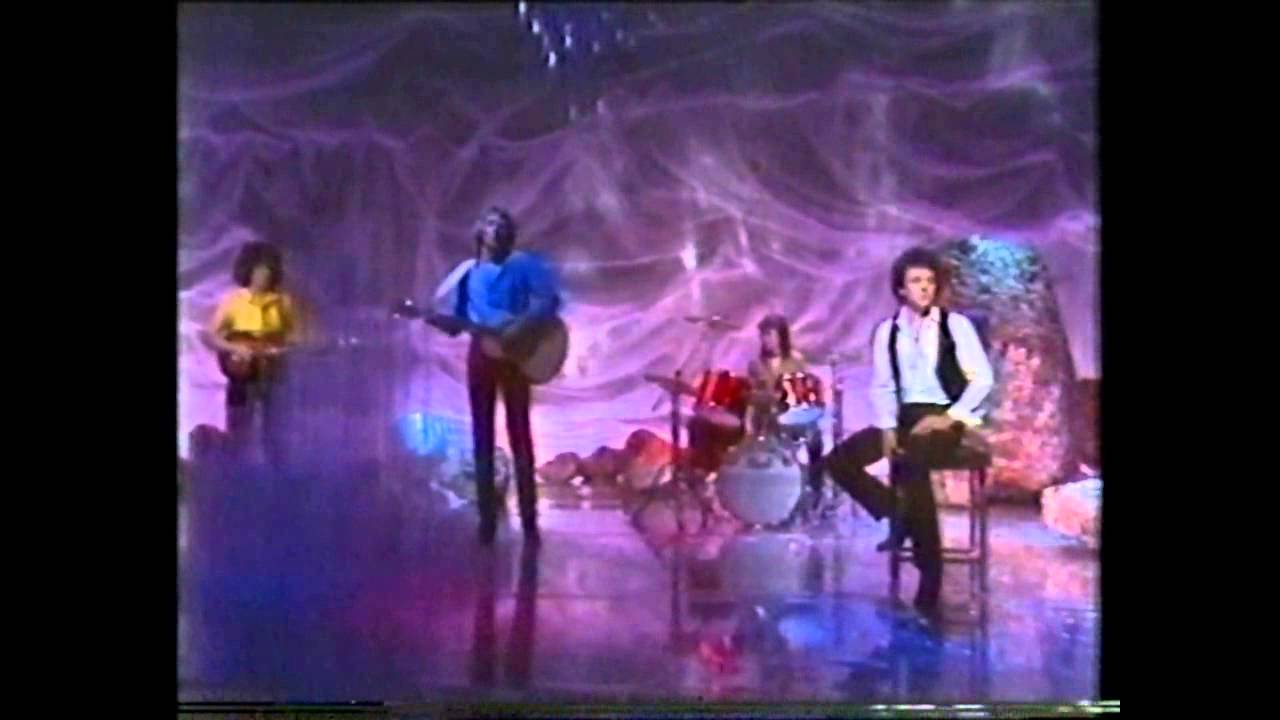Air Supply - Lost In Love (Paul Hogan Show) 1980