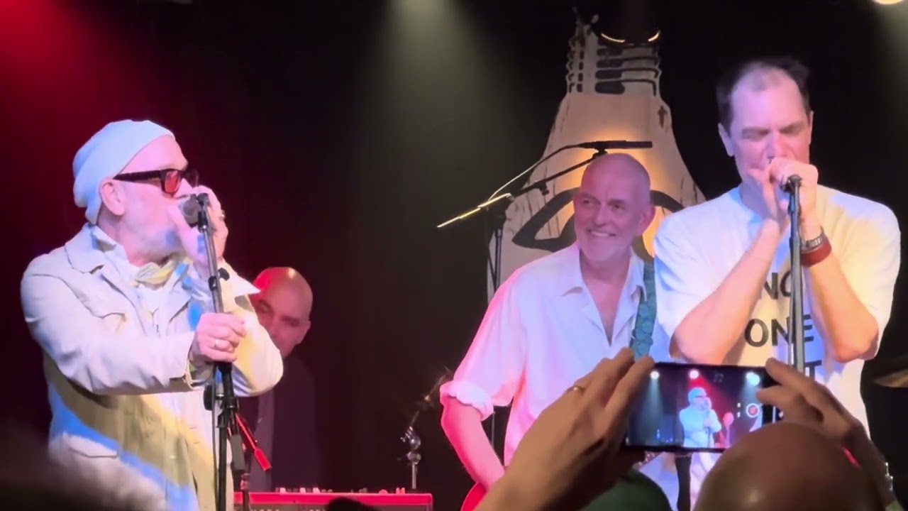02/27/2025 @ 40 Watt: Pretty Persuasion by REM (live)