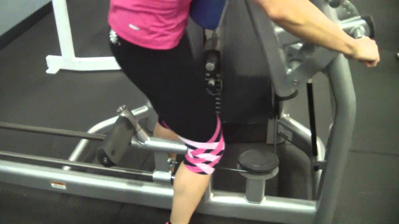 Machine Glute Kickbacks HD