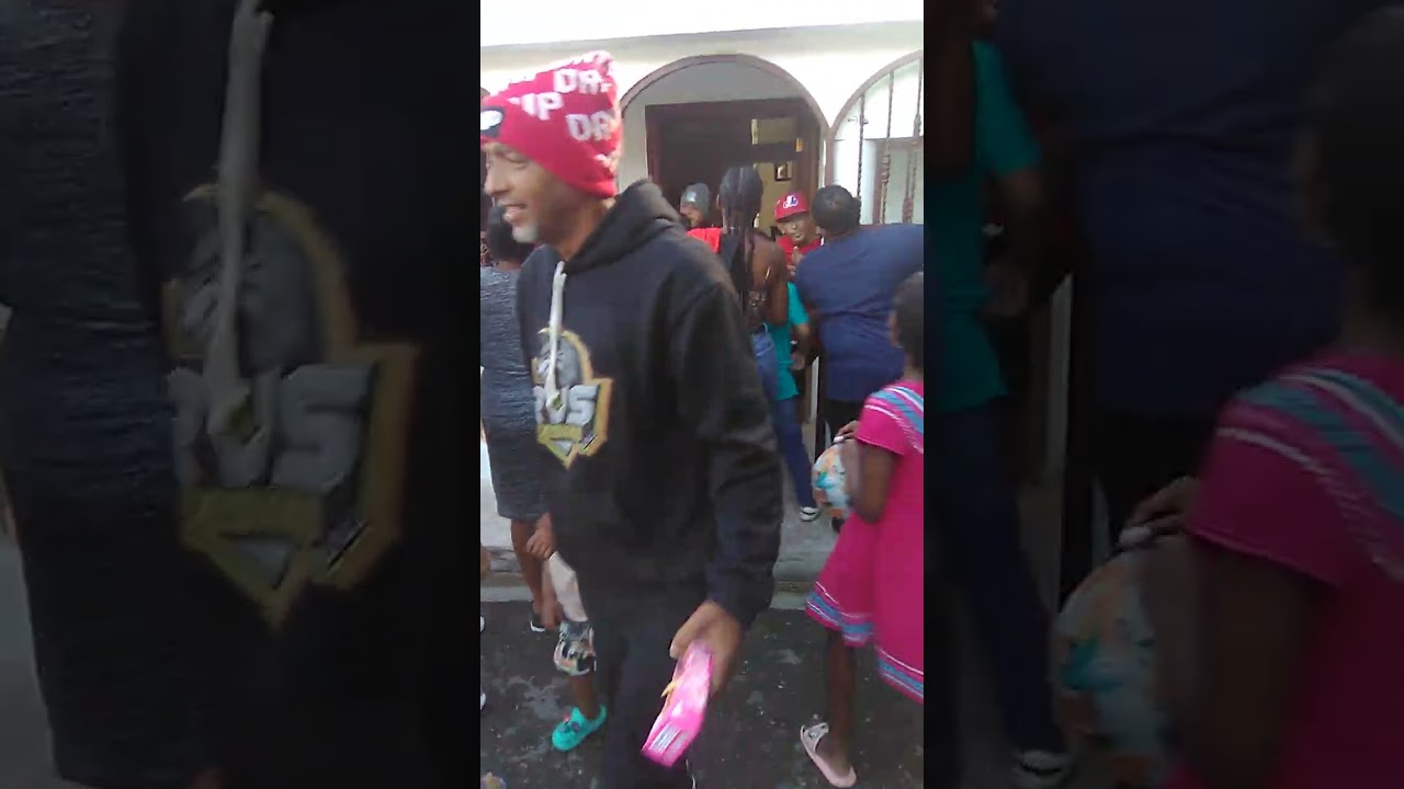 Actividad con los niños c nos quedaron muchos niños pero el otro años sera