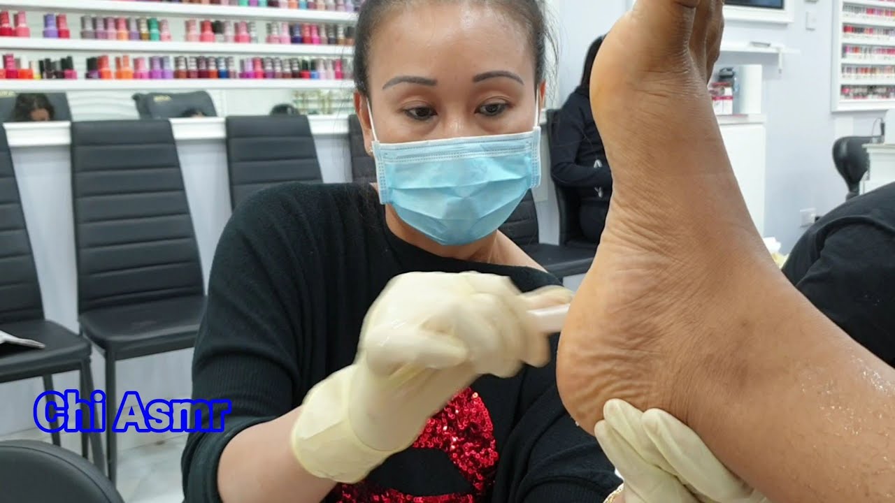 Pedicure done by a Pedicurist ( Pedicure )