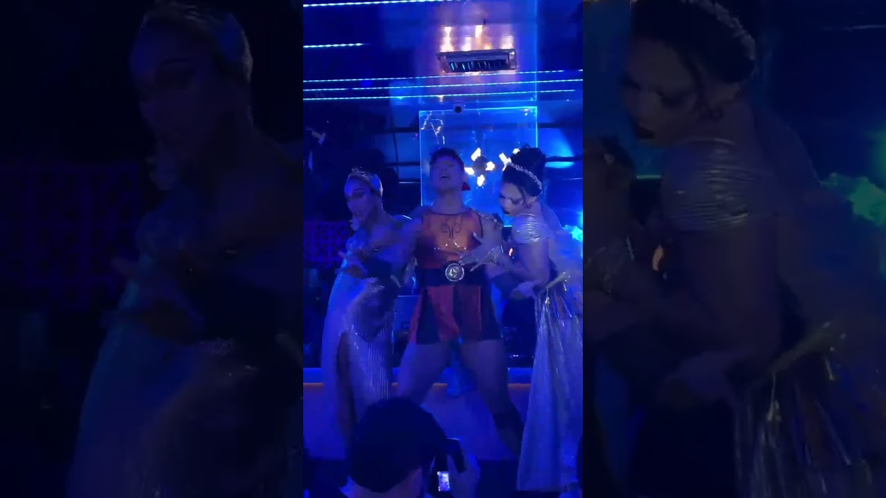 Nebraska Ruilova show Hercules y las musas en VOX  disco 