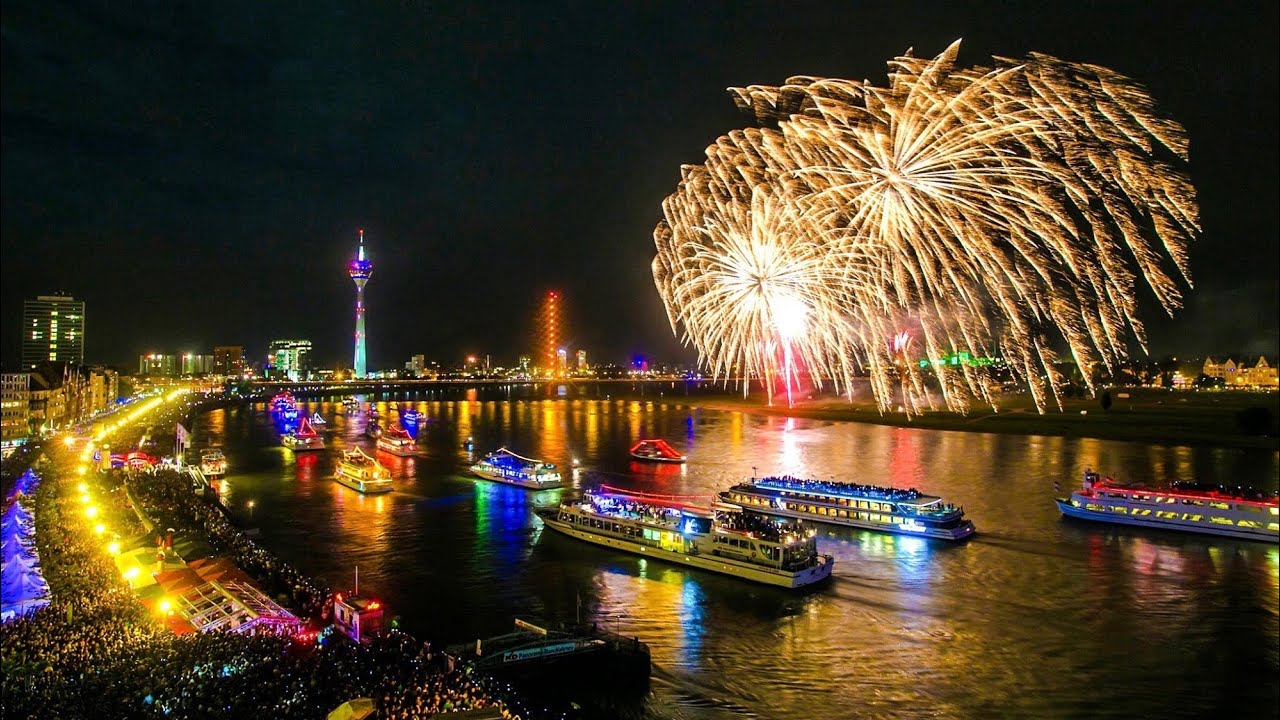 Feuerwerk Japan-Tag Düsseldorf 2023.Das Feuerwerk zum Japan Tag 2023 in Düsseldorf