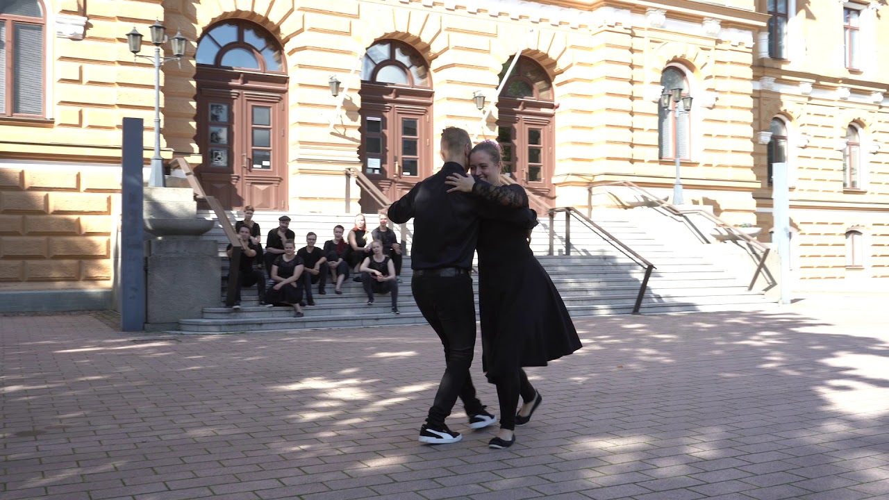 Tango: Promenadi - Liki