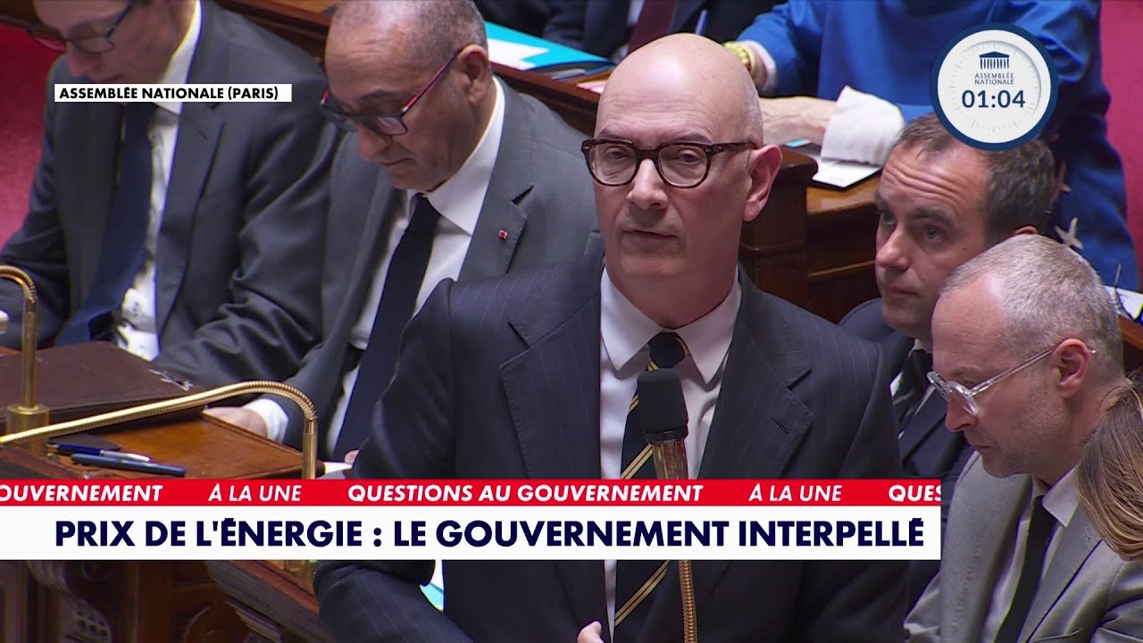 Prix des carburants : vive passe d&rsquo;armes entre le RN et Roland Lescure