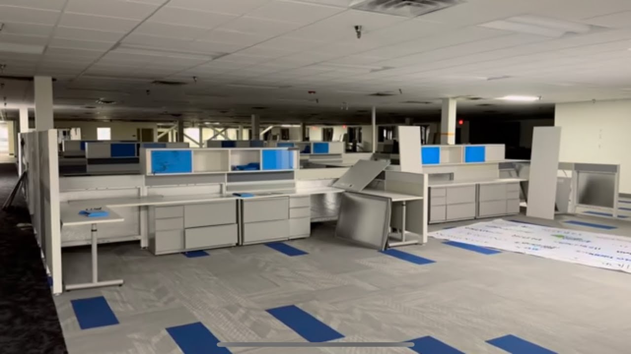 Exploring abandoned office building at 3am