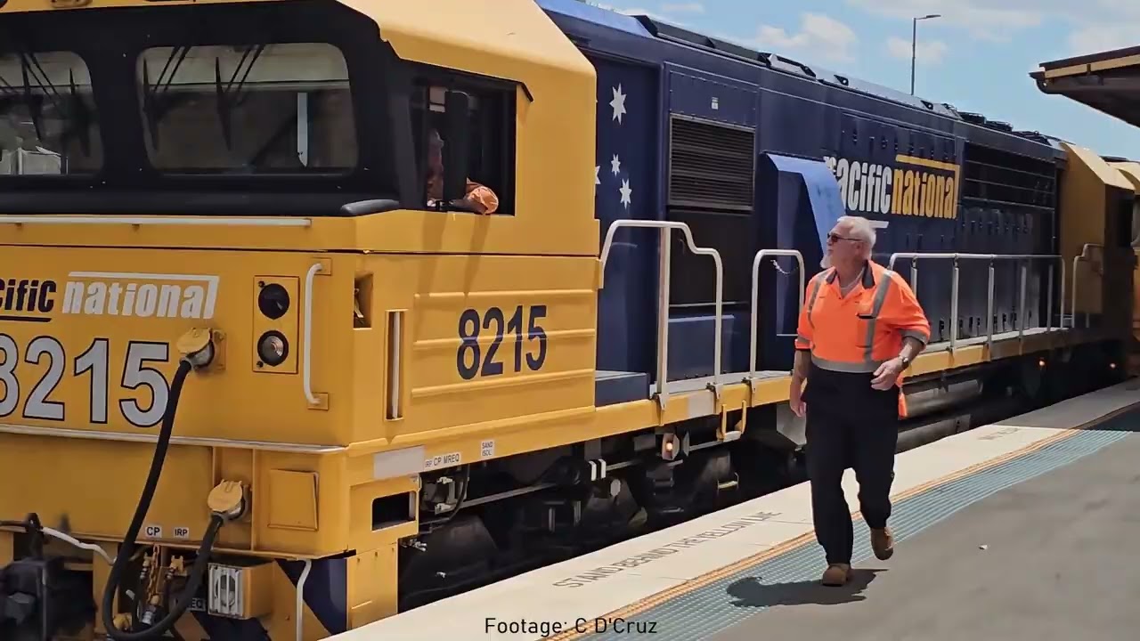 8215 and 8138 Minerals Trains Parkes 15012026