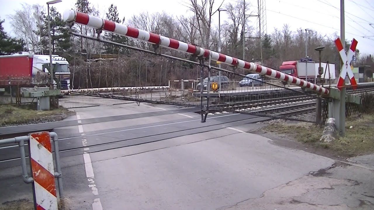Spoorwegovergang Uhlerborn (D) // Railroad crossing // Bahnübergang