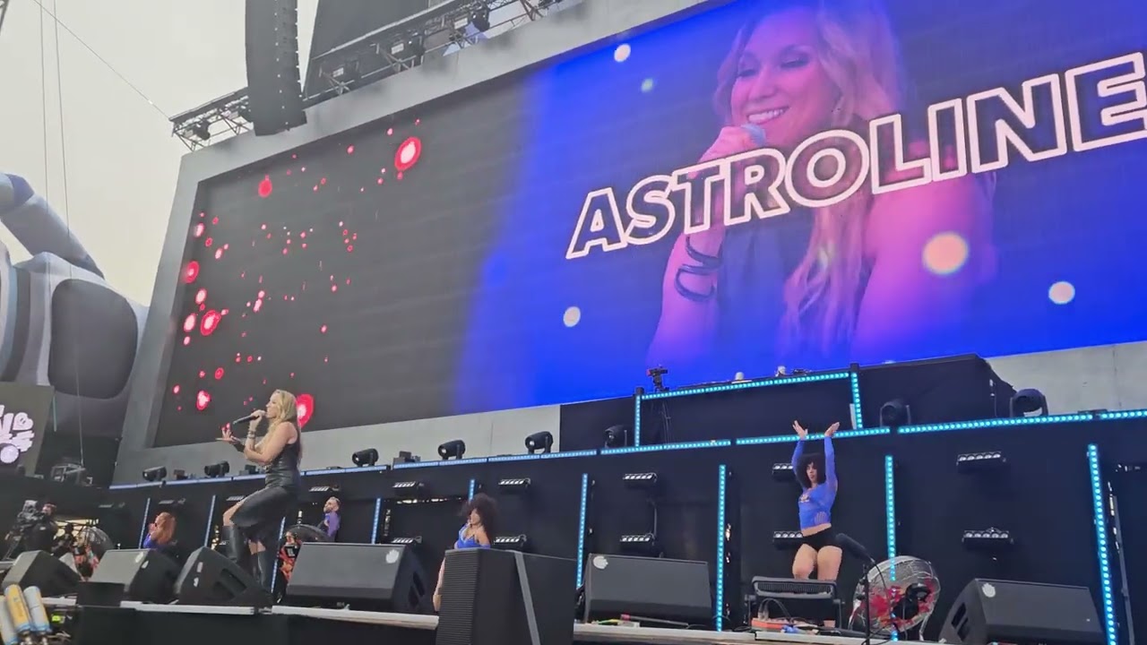 Astroline - Smiling Faces, Close My Eyes, Feel The Fire (Live At Love The Twentis Madrid 2025)
