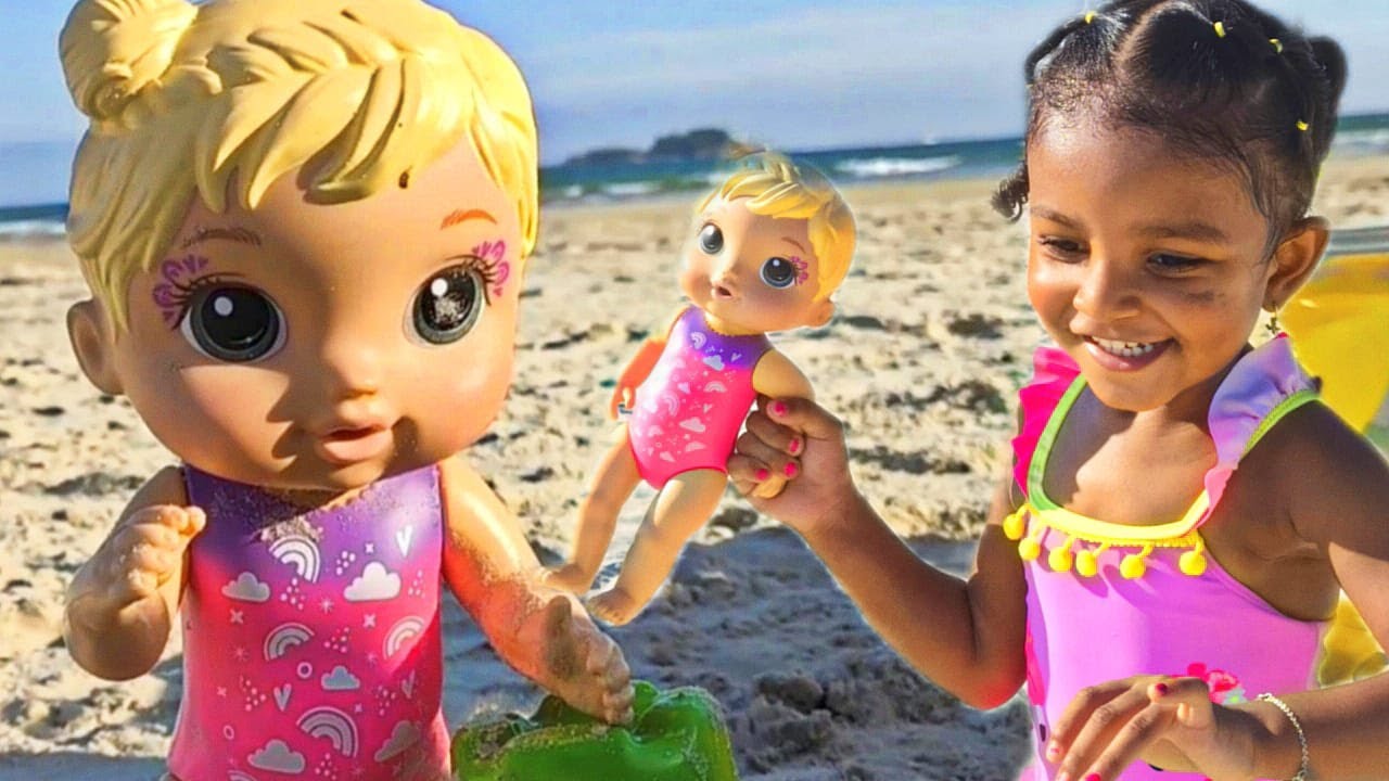 Dia de praia com a Baby baby alive e muita diversão nos brinquedos infláveis