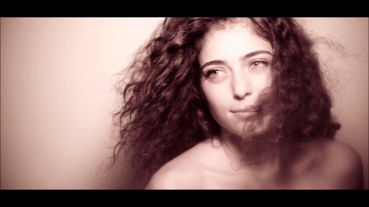 הביטו בעיניי - בלדה