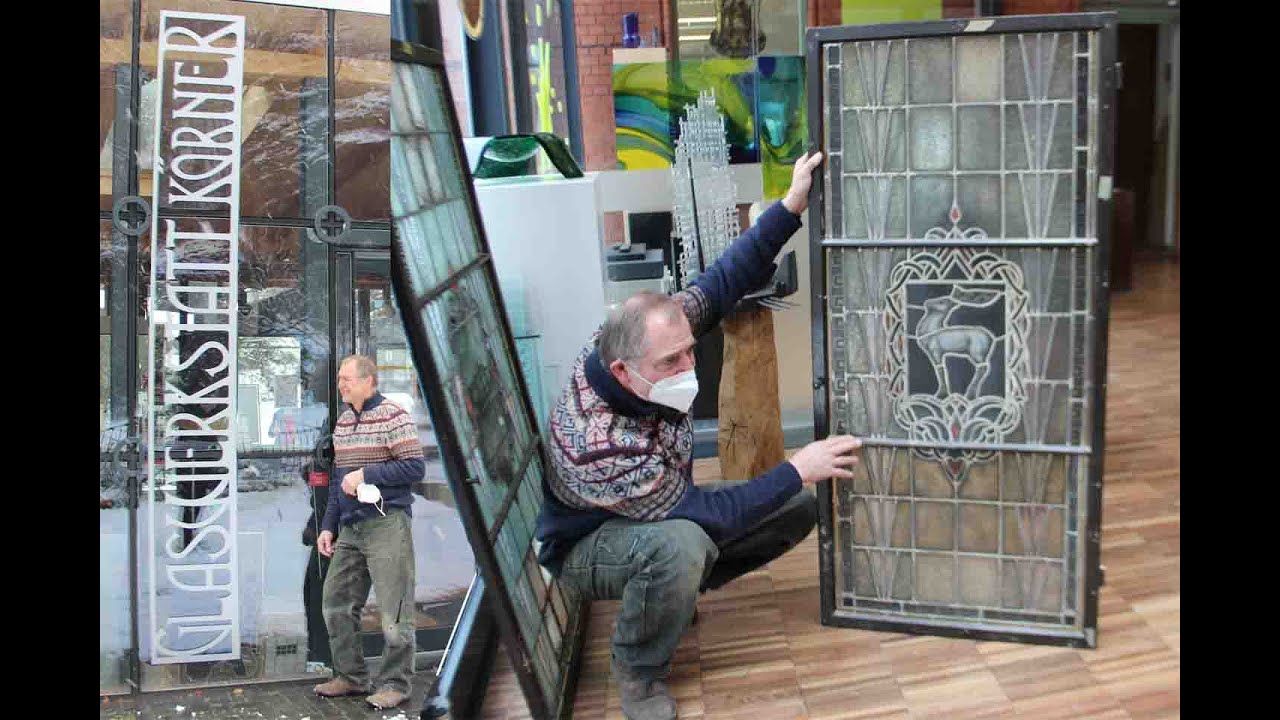 Restaurierung der historischen Fenster aus dem Blauen Salon