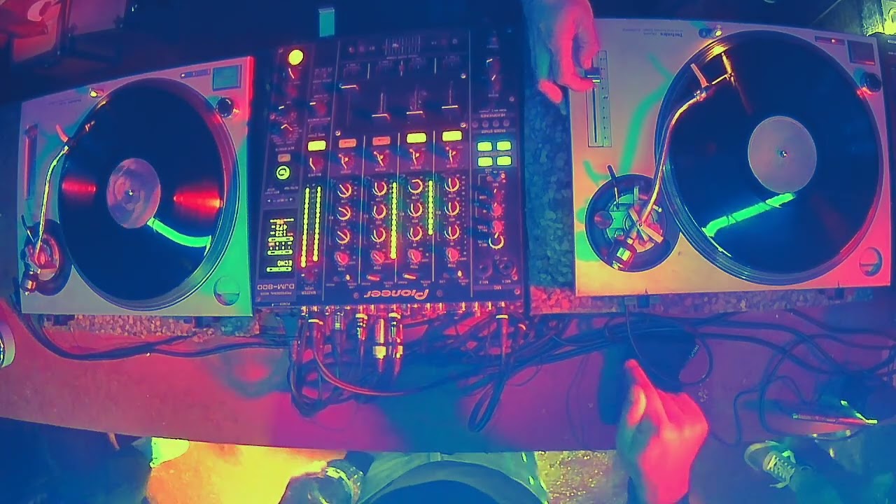 Vinilada@VillaBurgos Angel Zamora Set 8/11/2025 All Dj´s Vinil Sets