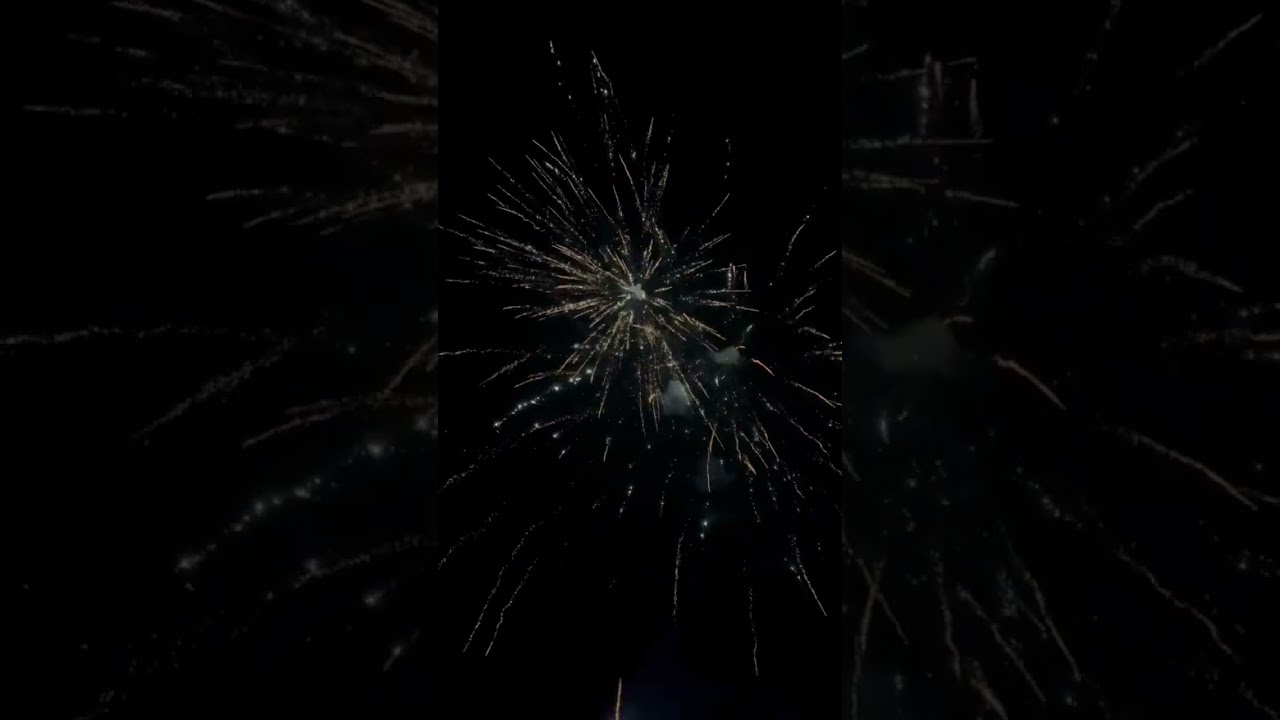 SILVER AND GOLD 20 SHOT BY TAKO FIREWORKS