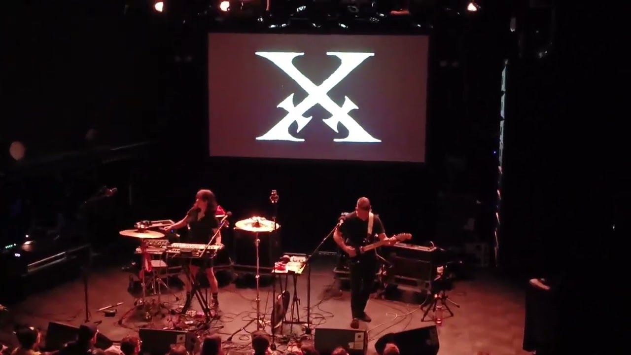 Apistat Commander - Xiu Xiu Presents The Police Bear Such Resemblance To Those They Persue