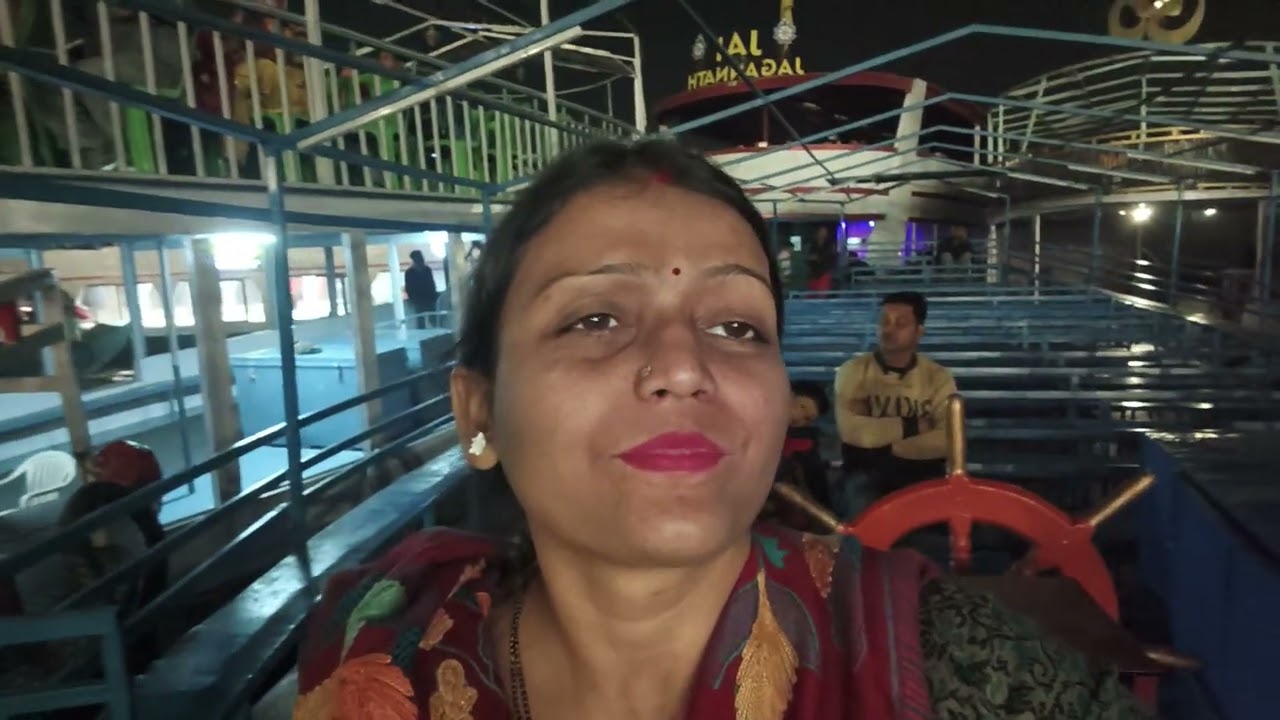 Boat se ganga aarti dekhte hue .(Vanaras) 