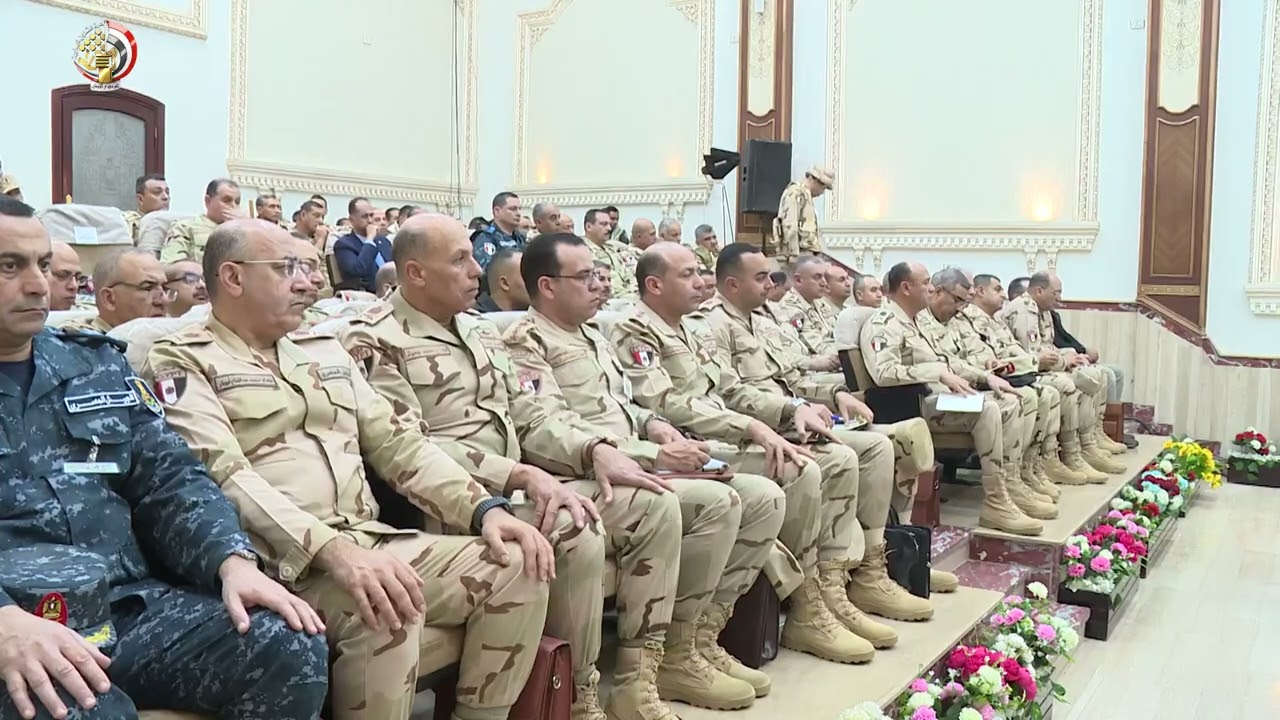 وزير الدفاع يشهد تنفيذ المرحلة الرئيسية لمشروع مراكز القيادة التعبوي للجيش الثالث الميداني