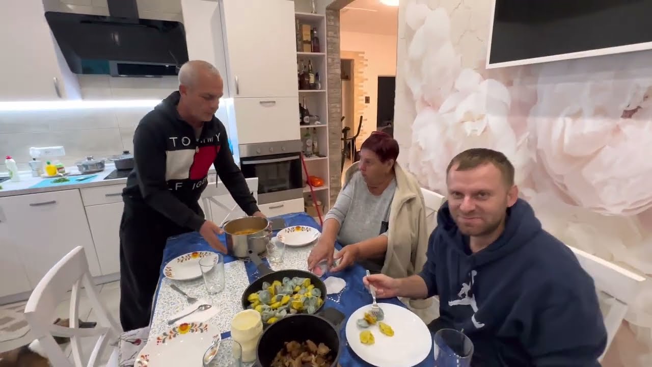 Ужин 🥘 От Гали Балуваной! Нашли клеща у Мурчи-ка ! Спасаем маслом