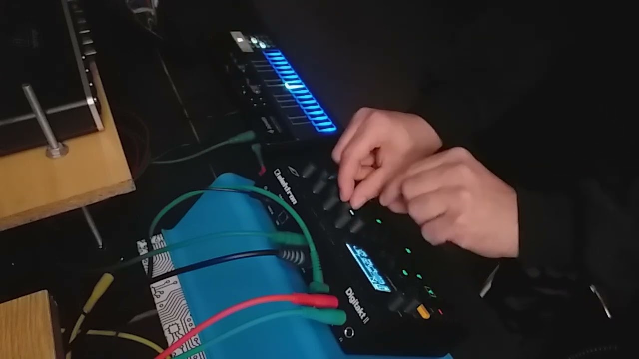 Acid techno jam. 135bpm.
