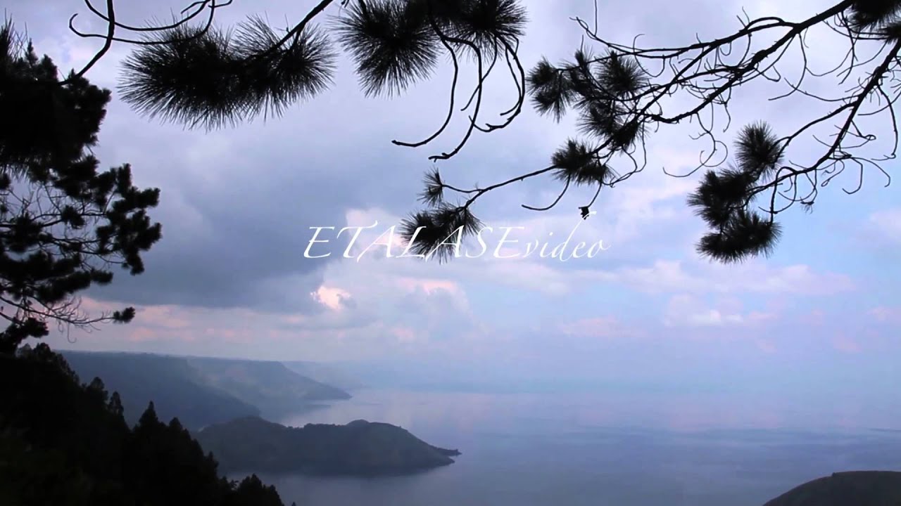 ETALASEvideo: Video Panorama Danau Toba (Footage Tilt Down)