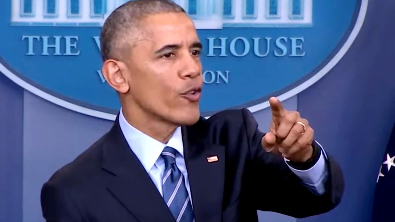 Obama Stops Press Conference to Help Reporter Who Fell Ill